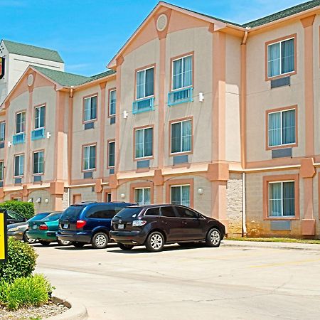 Super 8 By Wyndham Irving/Dfw Apt/North Esterno foto
